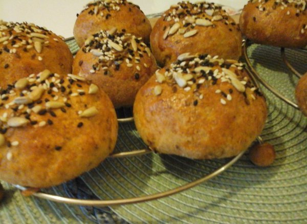 teljeskiörlésű-hamburger-zsömle-buci2