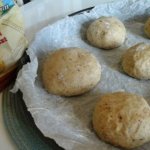 teljeskiörlésű-hamburger-zsömle-sütés-előtt-keletsztése1