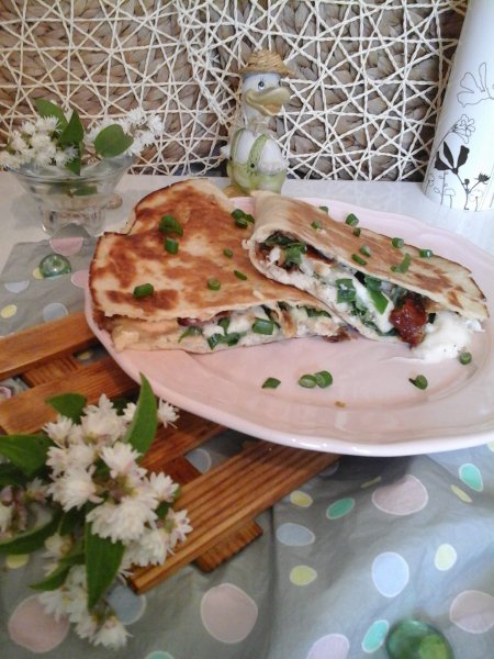 Csirkés quesadilla13