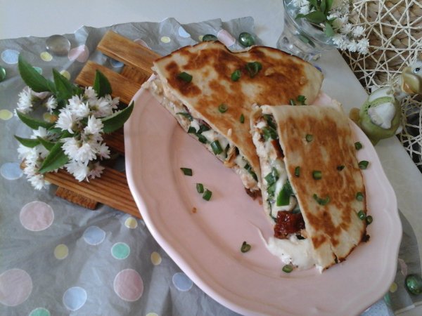 Csirkés quesadilla25