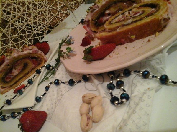 Joghurtos epres nutellás tekercs pisztáciával35