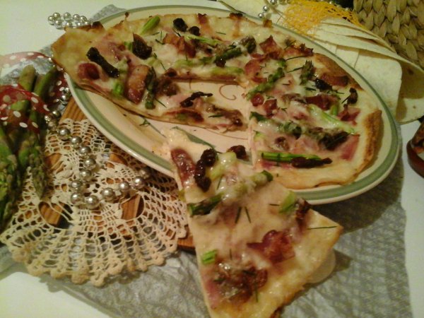 Sonkás-baconos spárgás gyors pizza2