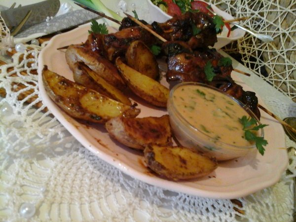 Mogyorós pulyka saslik-steak krumplival és mártogatóssal3