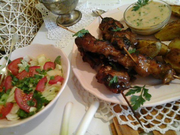 Mogyorós pulyka saslik-steak krumplival és mártogatóssal9