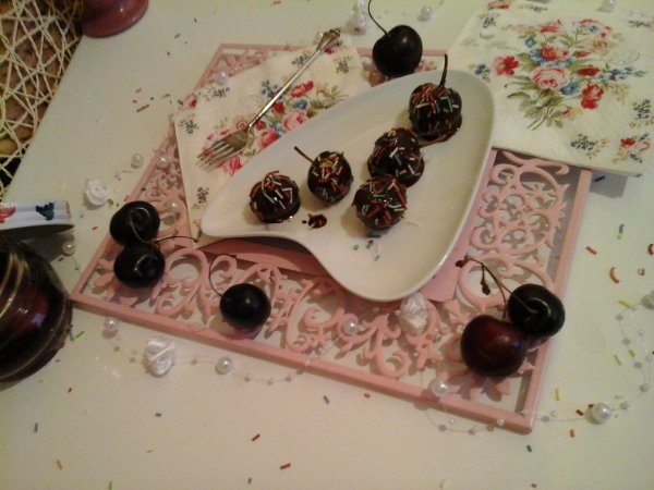 Vodkás-Whiskys cseresznye-meggy csokoládéval7