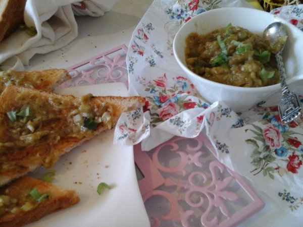 Pikáns padlizsánkrém-kókuszsírban sült pirítóssal4