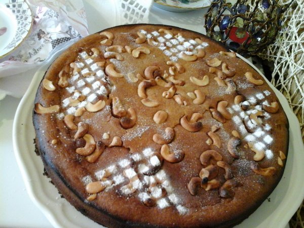 Banános torta kesudióval és vaníliás öntettel1