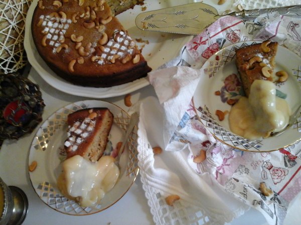 Banános torta kesudióval és vaníliás öntettel6