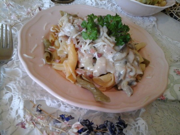 Marrakeshi gombás-sonkás-sajtos Torchietti tészta