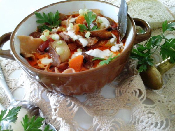 Pikáns joghurtos kolbászos lebbencsleves10