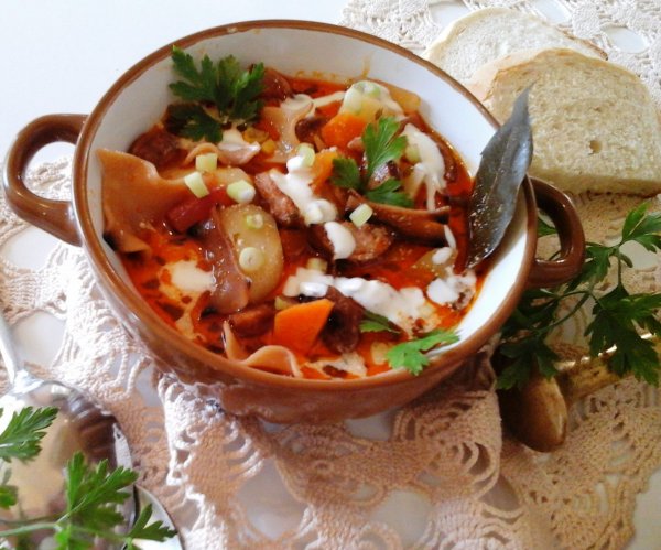 Pikáns joghurtos kolbászos lebbencsleves6