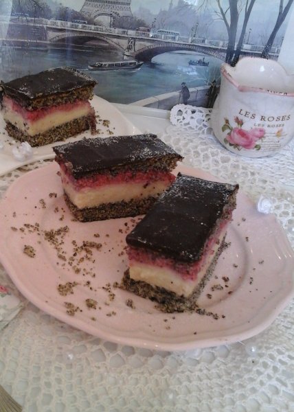 Meggyes-mákos-vaníliapudinggal