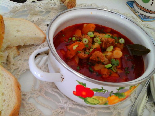 Pikáns magyar gulyásleves2