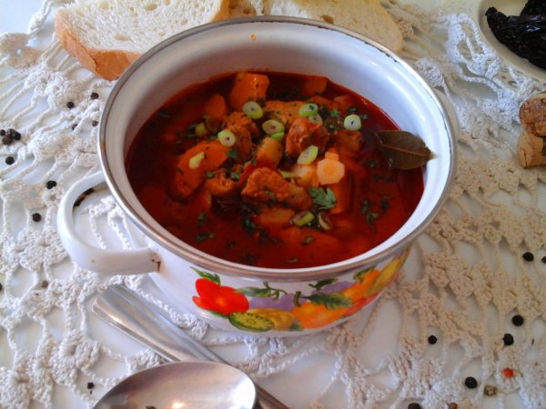 Pikáns magyar gulyásleves5