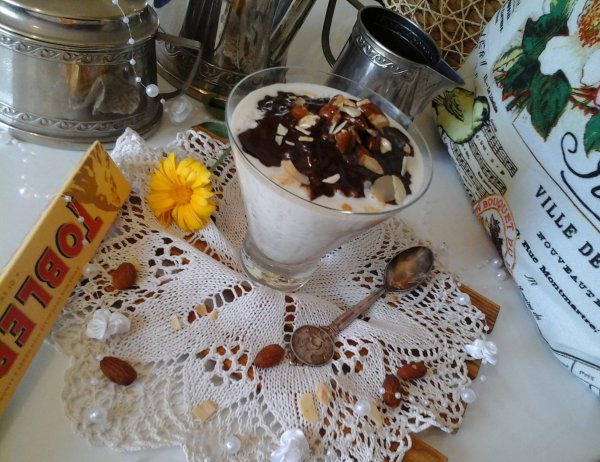 Toblerone csokoládés vaníliás rizs-pirított mézes sós mandulával3