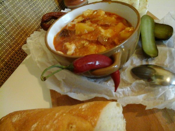 Fűszeres-kolbászos paprikás krumpli gazdagon10