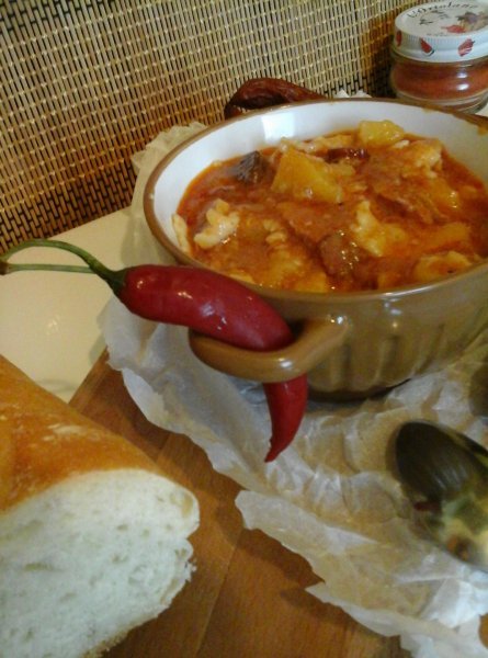 Fűszeres-kolbászos paprikás krumpli gazdagon11