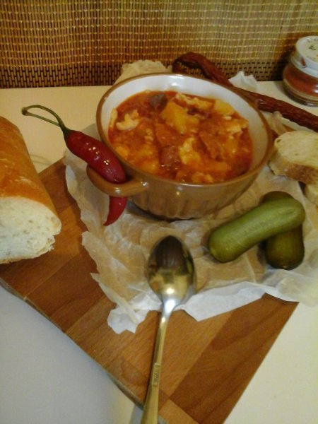 Fűszeres-kolbászos paprikás krumpli gazdagon3