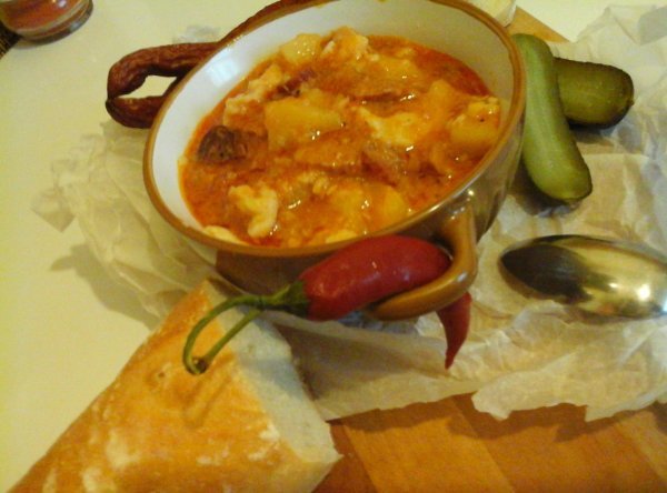 Fűszeres-kolbászos paprikás krumpli gazdagon7