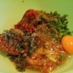 Kefires ropogós pogácsa-marokkói pecsenyemártással és húspogácsával