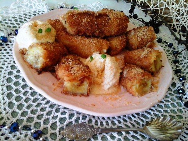 Kókuszos ropogós sült banán-vanília fagylalttal és pirított kókusszal3