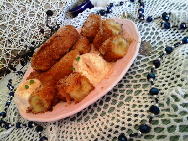 Kókuszos ropogós sült banán-vanília fagylalttal és pirított kókusszal6