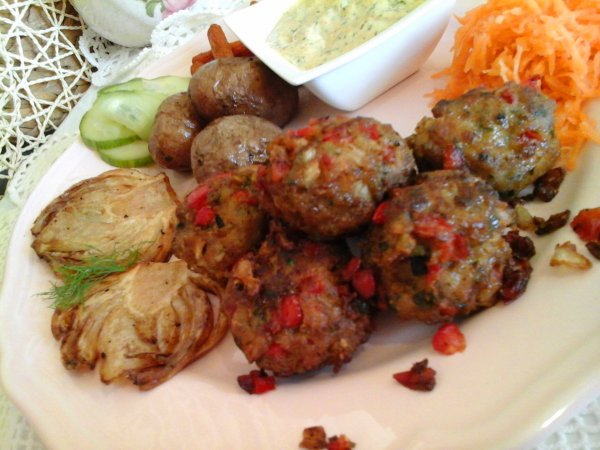 Sült húsgombóc-savanyúsággal-pirított burgonyával és a titkos szósszal5