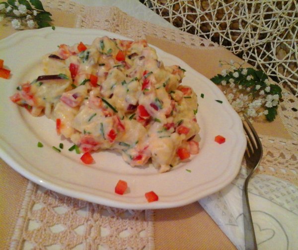 Majonézes-joghurtos krumpli saláta ízekkel-színekkel2