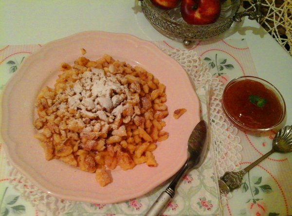 Császármorzsa porcukorral meghintve és házi sárgabarack lekvárral6