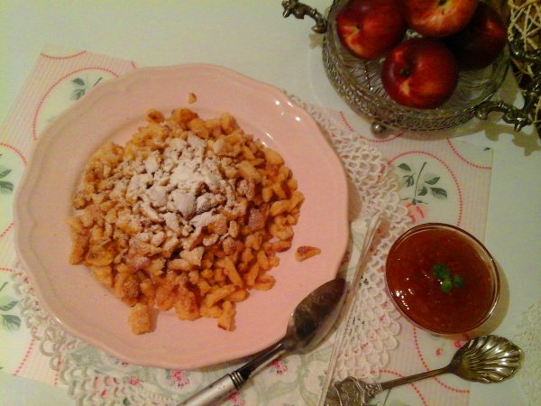 Császármorzsa porcukorral meghintve és házi sárgabarack lekvárral7