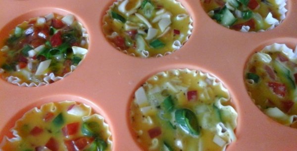 Tojásos zöldséges muffin előkészítése