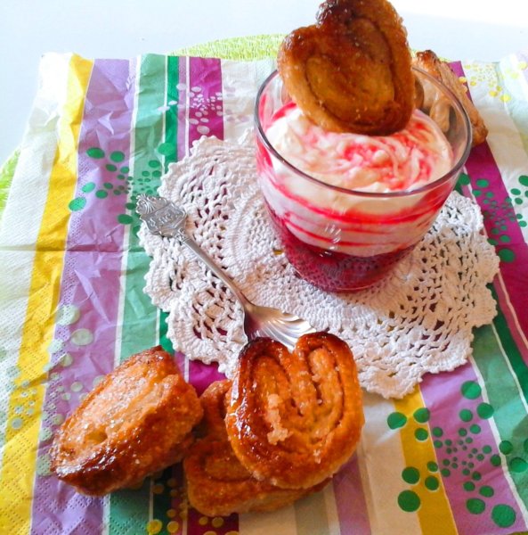 Fahéjas szívecskék-ribizlis mascarpone krémmel12