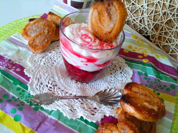 Fahéjas szívecskék-ribizlis mascarpone krémmel5