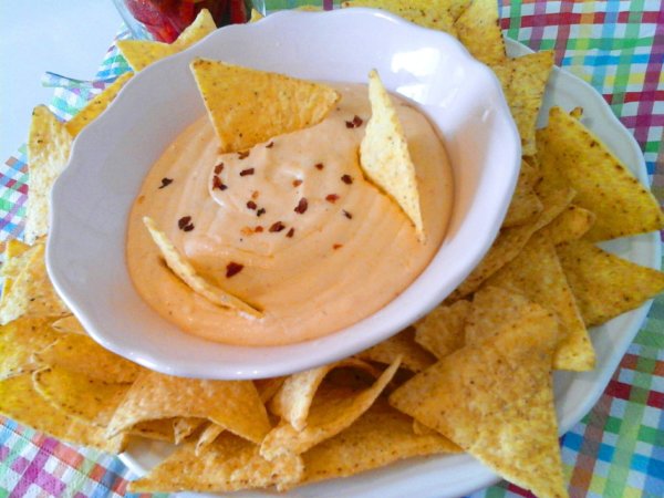 hazi-sajtszosz-nacossal-es-zoldsegekkel3