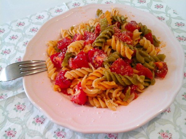 olasz-paradicsomos-fokhagymas-teszta-parmezannal-megszorva