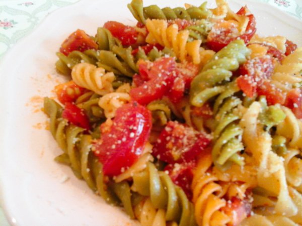 olasz-paradicsomos-fokhagymas-teszta-parmezannal-megszorva3