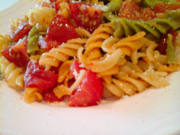 olasz-paradicsomos-fokhagymas-teszta-parmezannal-megszorva7