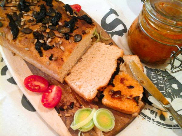 glutenmentes-szeretet-kenyer-chilis-hagymas-kokuszzsirral13